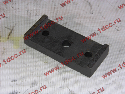 Пластина скобы крепления переднего стабилизатора H HOWO (ХОВО) WG880680027 фото 1 Иваново